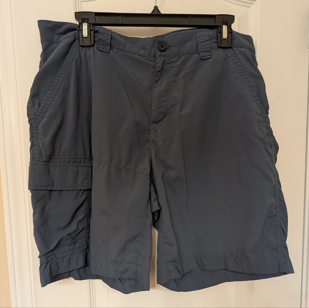 Columbia Omni-Shade Cargo Hiking Shorts in Navy Blue